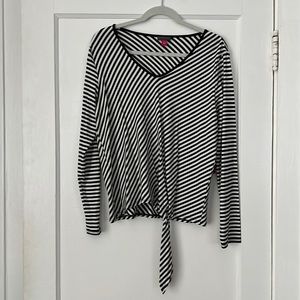 NWT - Vince Camuto black & white striped top with knotted front detail. Size L